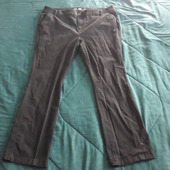 Old navy boot cut pants - Picture 2 of 5